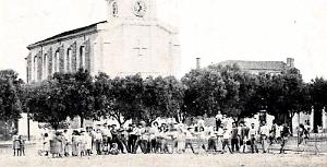 LOURMEL - PLACE ET EGLISE2